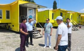 Глава Минздрава ознакомился с работой мобильной мультидиагностической клиники в Таласе