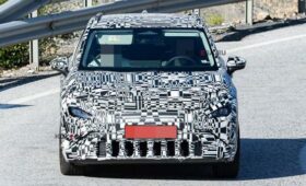 Новый компактный кроссовер Skoda Epiq проехался на камеру