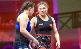 Кыргызстанцы выступят на молодежном чемпионате мира по борьбе в Болгарии