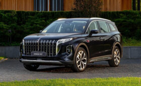 Кроссовер Hongqi HS7 второго поколения выходит на российский рынок, цены известны