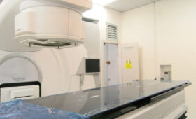 Кабмин выделил средства на ремонт линейных ускорителей в Центре онкологии