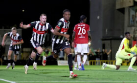 «Манчестер Юнайтед» унижен «Гримсби» и вылетает из Кубка лиги