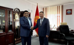 Глава Совбеза Бактыбек Бекболотов встретился с послом Индии в КР