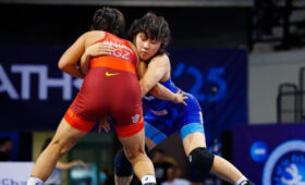 На Иссык-Куле проходят международные  сборы по женской борьбе