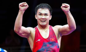 Чемпионам мира по борьбе в Кыргызстане подарят квартиры