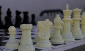 Кыргызстанец Александр Жаков отправился в Польшу для участия в чемпионате мира по парашахматам