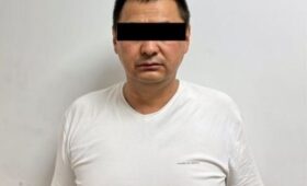 По факту вымогательства взятки задержан инспектор Счетной палаты КР