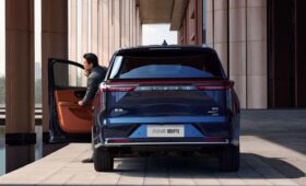 Обновлённый Exeed VX: теперь и чисто бензиновый кроссовер