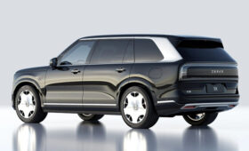 Роскошный гибридный кроссовер Zeekr 9X вышел на рынок: 1400 л.с. и 3,1 с до «сотни»