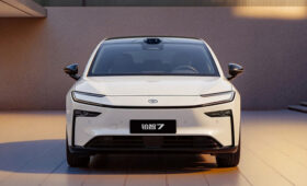 Флагманский седан Toyota bZ7 готовится к старту продаж: новые фото и подробности