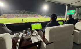 Садыр Жапаров прибыл на стадион имени Д.Омурзакова, чтобы поддержать молодёжную сборную Кыргызстана по футболу