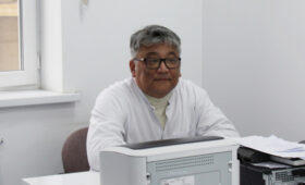 Часть случаев детского рака в Кыргызстане остается невыявленной и маскируется под другие болезни, — детский онколог (интервью)