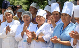 До 100 тыс. сомов штрафа: Комитет ЖК рассмотрел законопроект об ужесточении ответственности за нападение на медиков и учителей