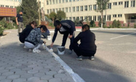 Офицеры МО КР провели шефский субботник на территории военного лицея