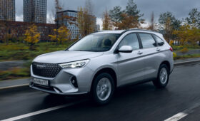 Авторынок РФ в августе: Веста потеряла второе место, в рейтинг марок вернулась Toyota