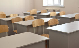 Эпидемиолог советует вакцинировать ребенка от кори до начала учебного процесса