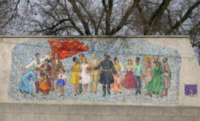 Снос панно «Дружба народов» напомнило о разрушении Будды в Афганистане