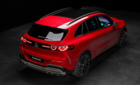 Mercedes-Benz GLC with EQ Technology: 800 вольт, пиксельный «гриль» и фоторамка в «базе»