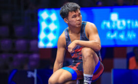 ЧМ-2025: Акматалиев будет бороться в турнире за бронзу, Жумашбек уулу и Абдуллаев вылетают. Результаты первого дня