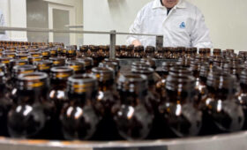 В аптеках нет спирта на продажу, он отпускается только по рецепту, — Минздрав 