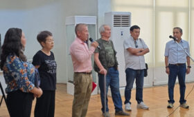 В Бишкеке проходит персональная выставка живописца Таланта Огобаева