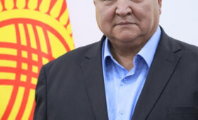 Оросбек Айдаров назначен худруком молодежного театра «Учур»