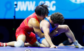 Чемпионат мира: Спортсмен из Венгрии оскорбился на движения соперника в партере и устроил драку. Видео