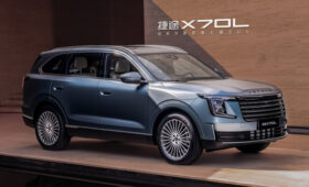 Большой кроссовер Jetour X70L предложен с двумя моторами на выбор