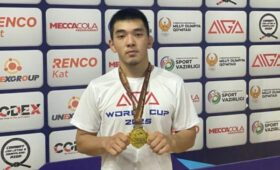 Адиль Амангельдиев стал чемпионом мира по грэпплингу