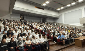 Студенты медвузов платят контракт 90 тыс. сомов и затем должны отработать, — депутат