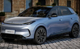 Хэтчбек Arcfox T1 размером с VW Golf выходит на рынок по цене Лады Гранты