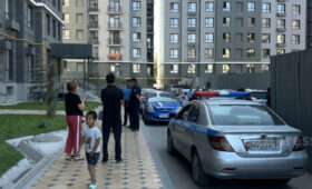 Проблемы с лифтом в многоэтажке. Супруга и медики рассказали о состоянии пострадавшего 