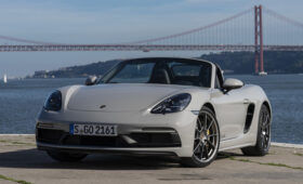 У нового Porsche 718 всё-таки будут двигатели внутреннего сгорания