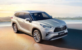 Кроссовер Toyota Highlander получил новый интерьер, но пока не для всех рынков