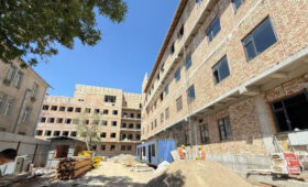 В Бишкеке продолжается строительство хирургического корпуса детской больницы