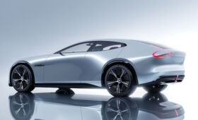 Эффектные новинки от Mazda: роторное кросс-купе и предвестник новой Mazda 2