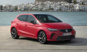 Seat обновил родственные кроссовер Arona и хэтчбек Ibiza: свежий дизайн и прежняя техника