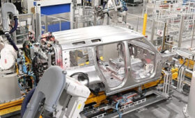 Jaguar Land Rover возобновляет производство после тяжелейшей кибератаки