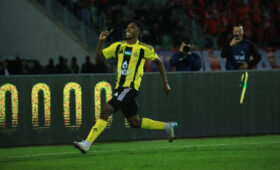 Чемпионат Узбекистана: Жоэл Кожо забил в ворота Эржана Токотаева. Видео