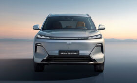 Кроссовер Geely EX5 EM-i для России: оснащение и техника