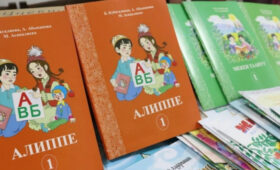 В Кыргызстане обновят и переиздадут все школьные учебники к 2028 году