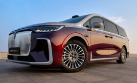 Обновлённый минивэн Voyah Dream едет в Россию: дополнение, а не замена