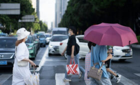 Продолжительность жизни почти вернулась к допандемийному уровню, но смертность среди подростков и молодых женщин растет, — исследование