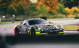 Длинный нос, высокий хвост: Mercedes-AMG готовит конкурента Porsche 911 GT2 RS