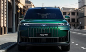 Представлен роскошный кроссовер Chery Fulwin T11. В России он появится под другим брендом