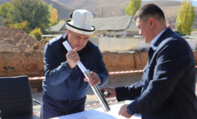 В Нарынской области заложили капсулу под строительство здания родильного отделения областной больницы