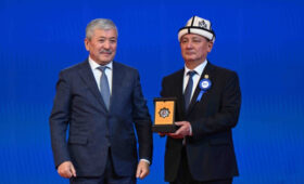 КНУ имени Жусупа Баласагына награждён орденом «Манас» III степени