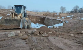 В Таласе выявили незаконную добычу песчано-гравийной смеси