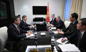 Председатель кабмина КР встретился с генсеком ШОС