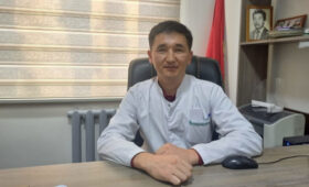 При проветривании комнаты во время смога мы загоняем грязный воздух домой. Надо ставить очистители и увлажнители, — торакальный онколог. Интервью 